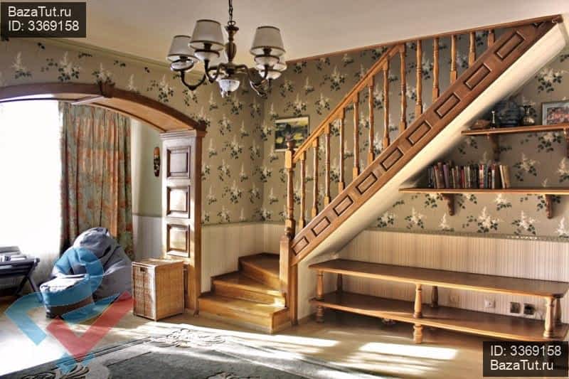 Интерьер двухуровневой квартиры 60 кв. Проект двухуровневой квартиры. Апартаменты калининград. Лестница в двухуровневой квартире. 2х уровневая квартира.