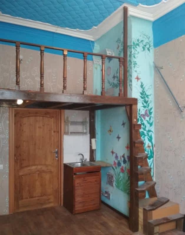продам комнату в 11 к. квартире в России в Саратове, Соборная площадь, 1 цена 680 руб., фото №1